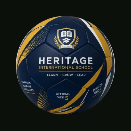 Fußball mit eigenem Design — Internationale Schule